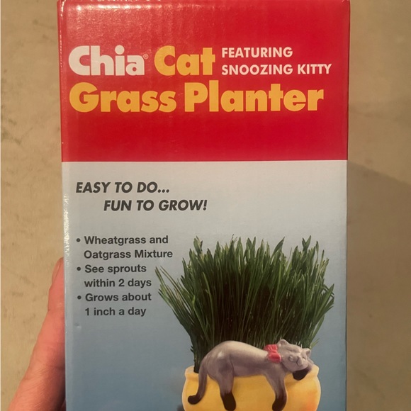 Chia Cat
FEATURING
SNOOZING KITTY
Grass Planter - Picture 2 of 6